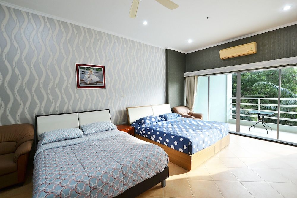 Deluxe Apartment