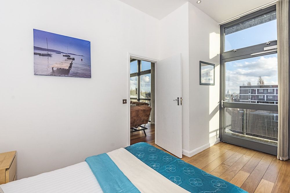 Splendid 3 Bedroom Apartment Kings Cross Apartment, 3 Bedrooms 21
