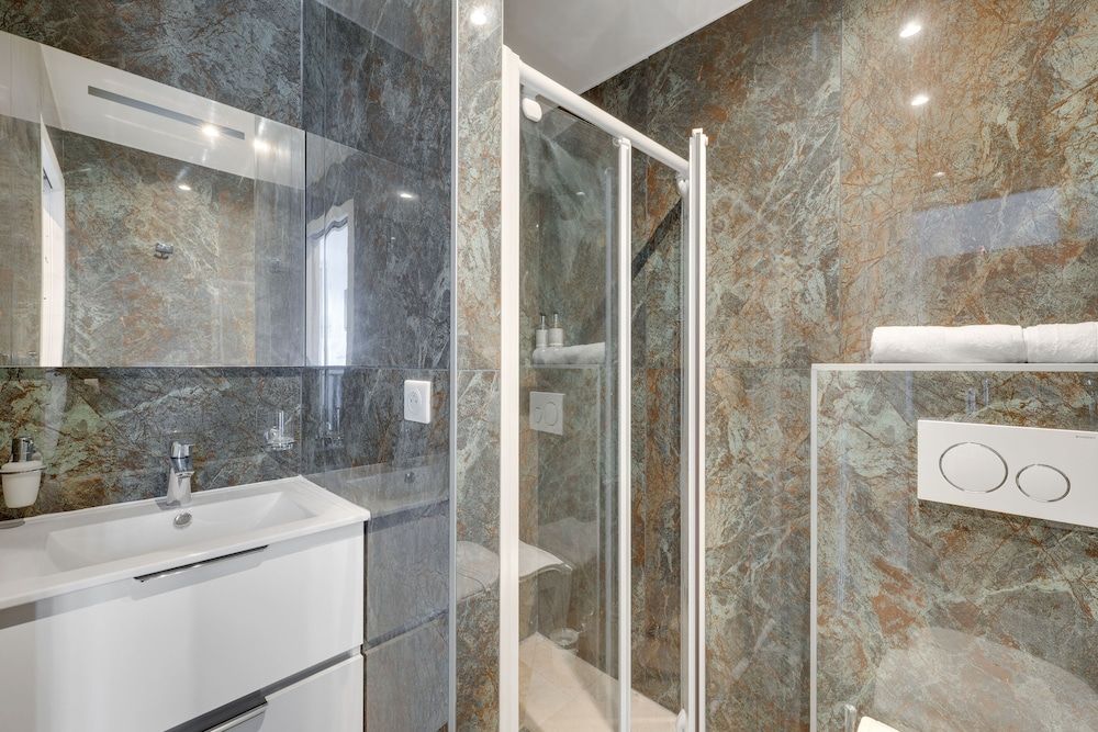 Le Bellevue Apartment, 1 Queen Bed with Sofa bed 8