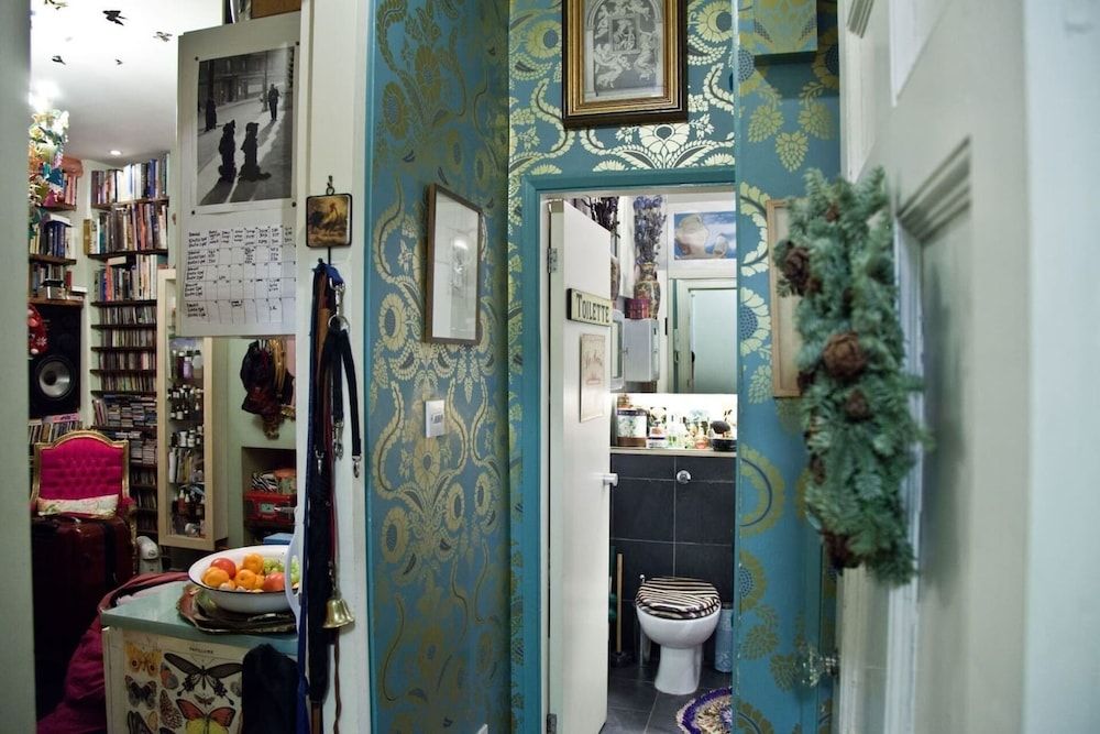 Boutique Bijoux Garden Flat in Vibrant Oval Apartment 5