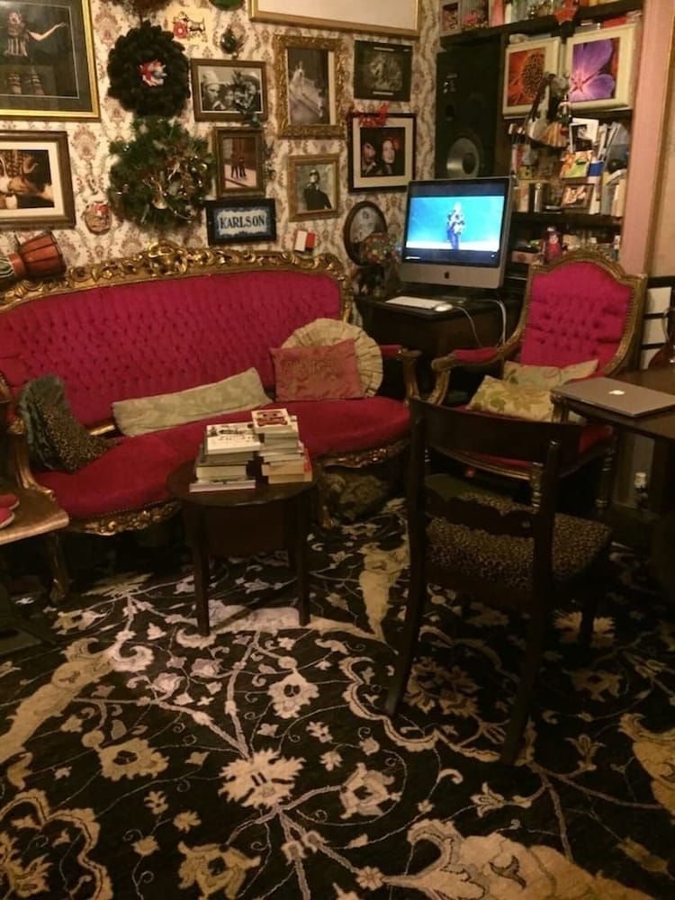 Boutique Bijoux Garden Flat in Vibrant Oval Apartment 7