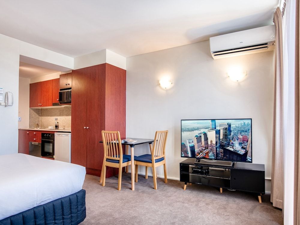 Park Regis Concierge Apartments Superior Studio Apartment 3