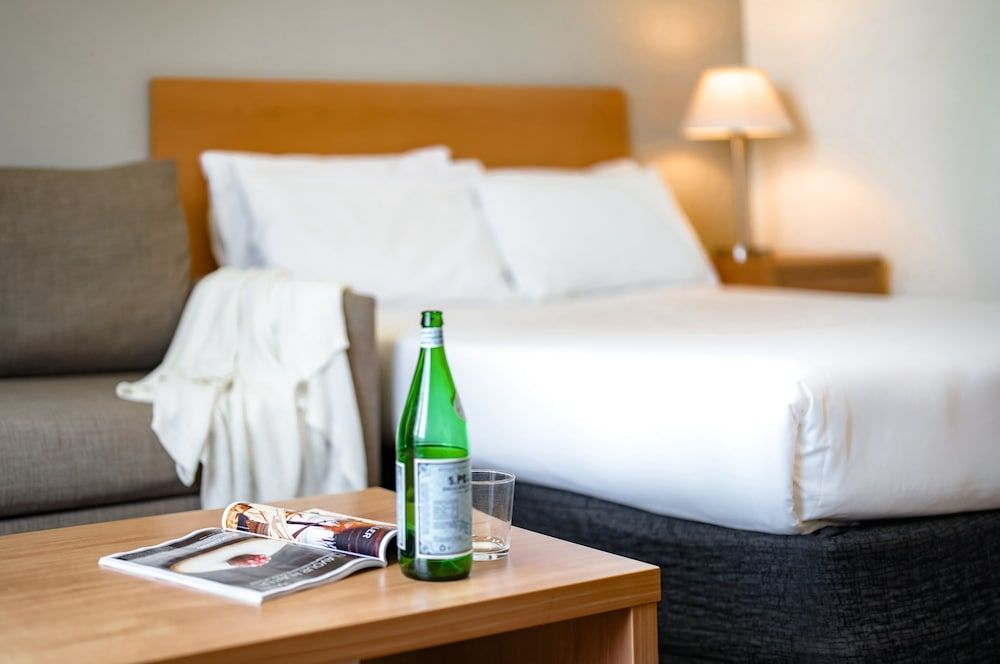 Park Regis Concierge Apartments Studio Apartment with Harbour View 2