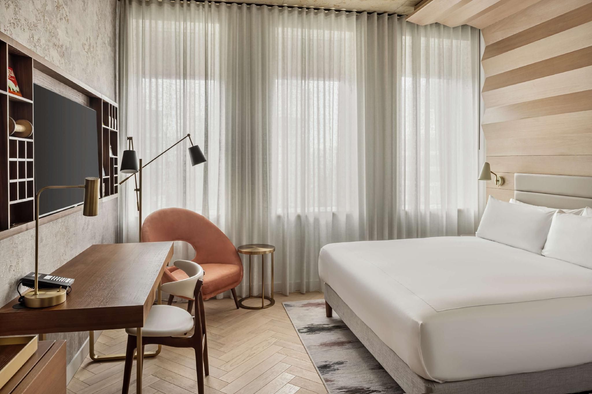 Canopy by Hilton London City King Room