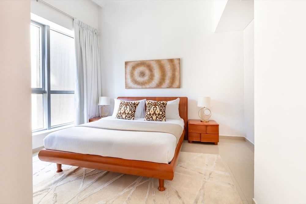 undefined Flashy & Vibrant 1BR Apartment in Dubai Marina! 2