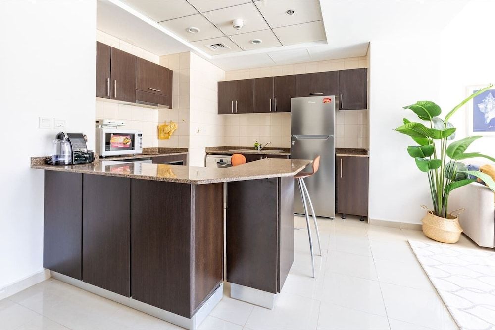 undefined Flashy & Vibrant 1BR Apartment in Dubai Marina! 4