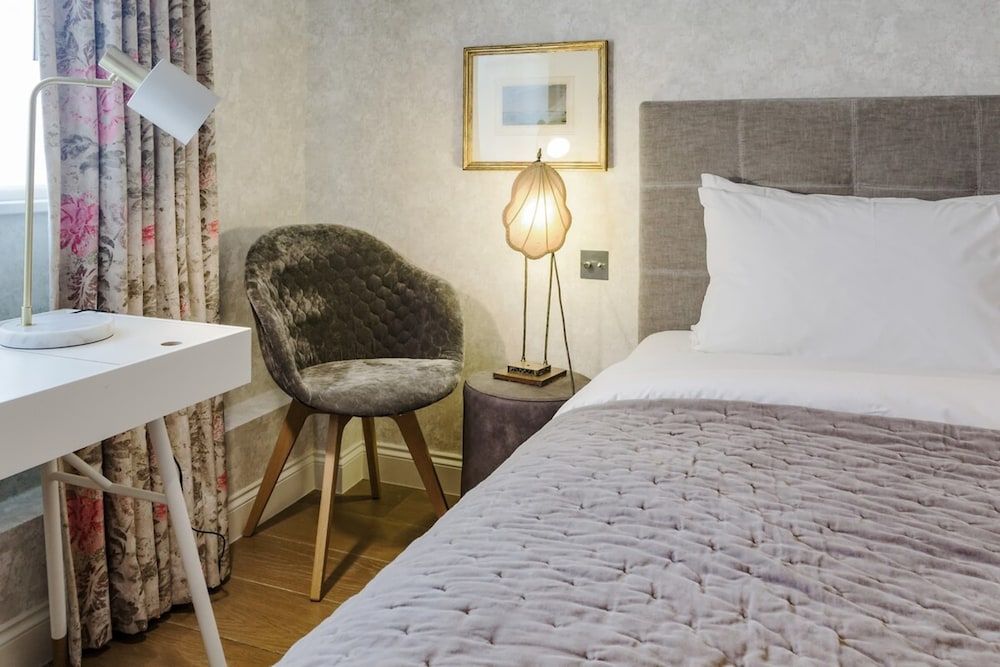 undefined Beautiful 2 Bed 2 Bath Flat in South Kensington 7