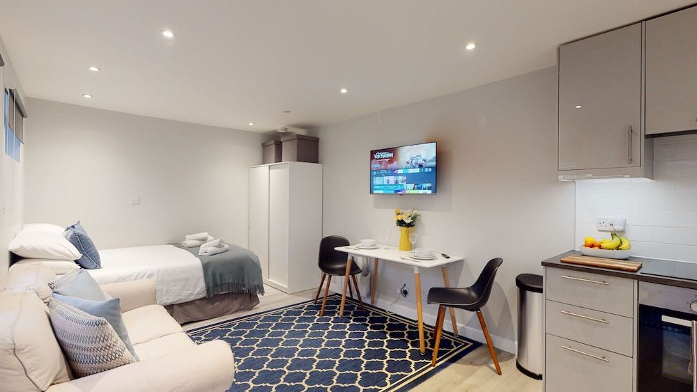 undefined Wimbledon Studios 9