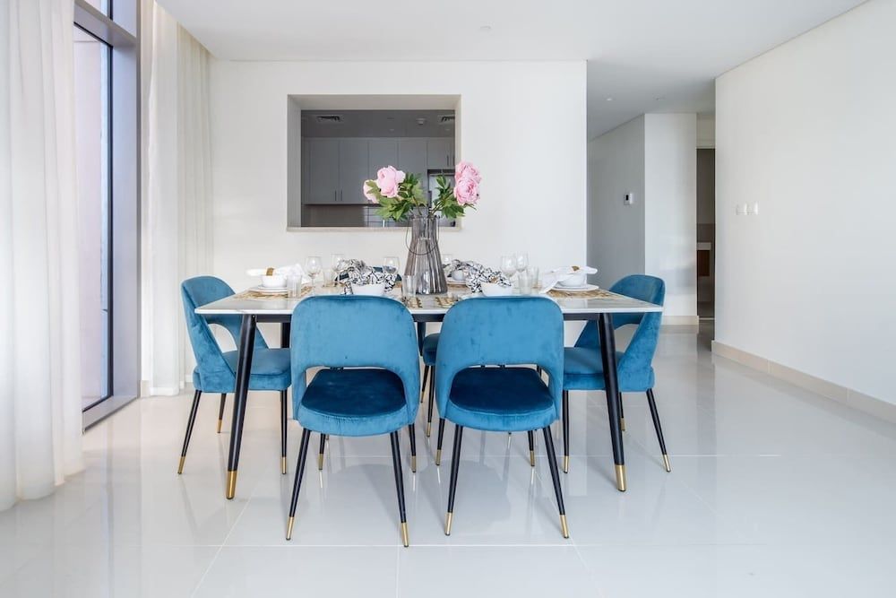 undefined Stylish & Sophisticated 1BR in Downtown Dubai 4