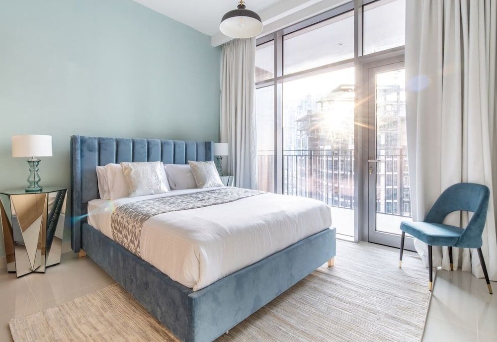 undefined Stylish & Sophisticated 1BR in Downtown Dubai 6