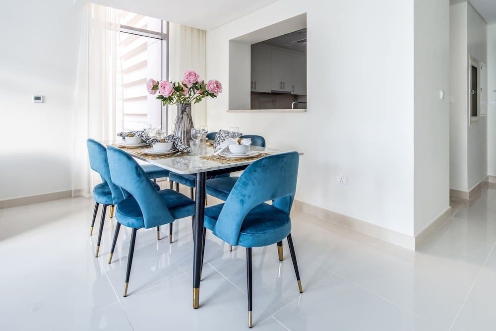 undefined Stylish & Sophisticated 1BR in Downtown Dubai 3