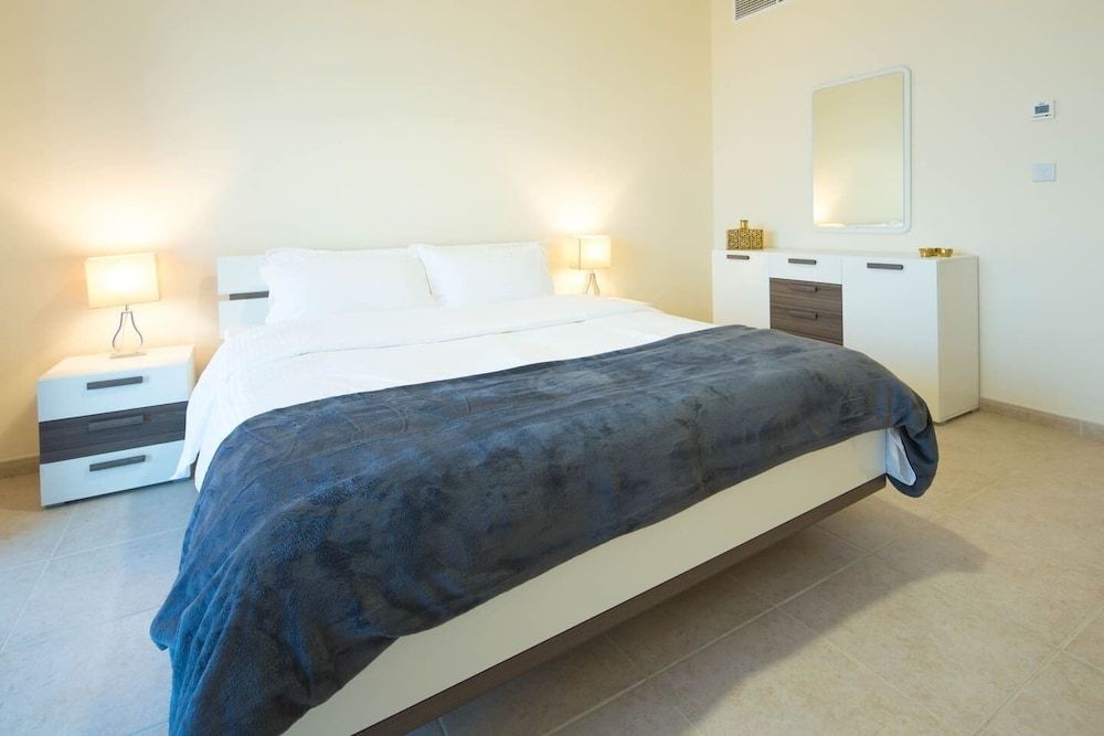 undefined Light & Contemporary 1BR in Marina - Sea Views! 3