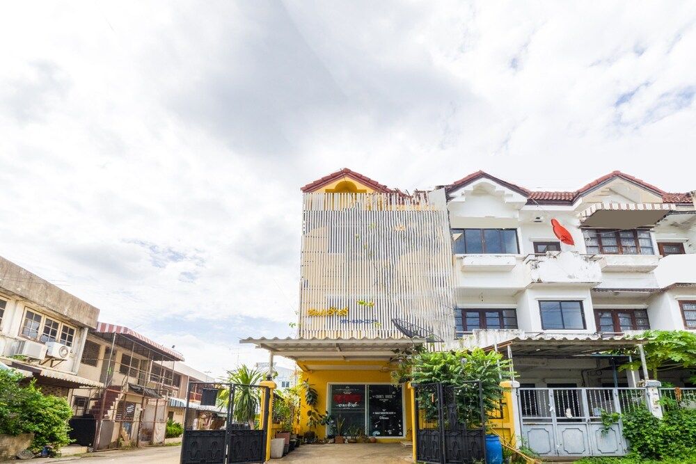 undefined OYO 941 Chom's House at Sapanmai