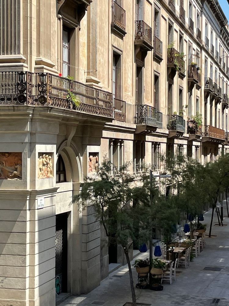 undefined Som Nit Port Vell 7