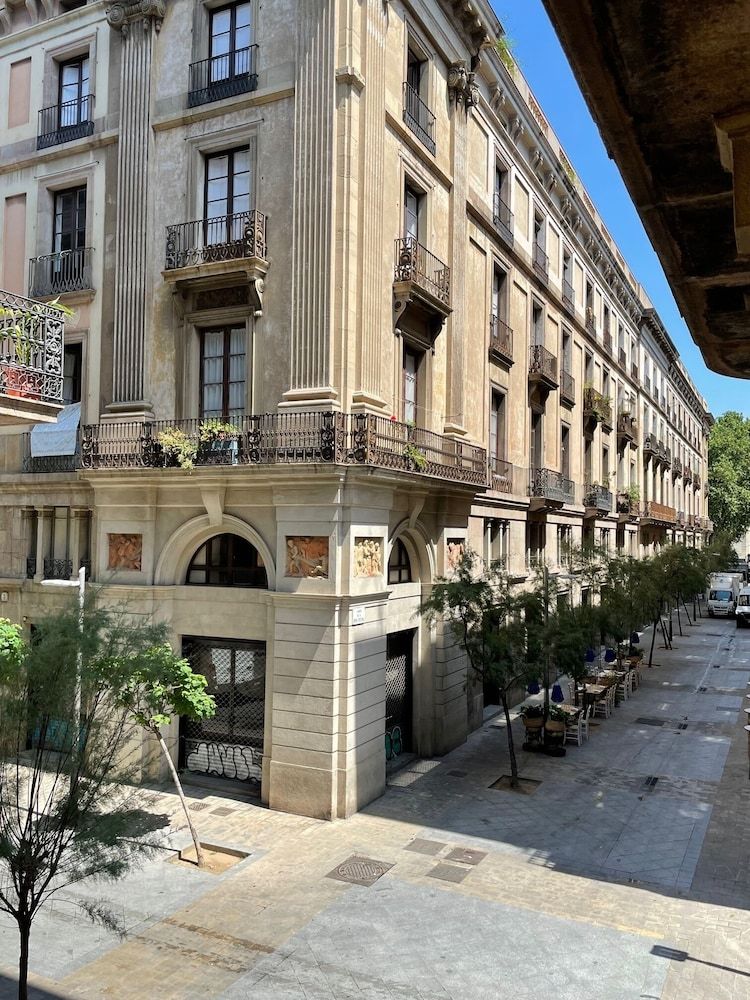 undefined Som Nit Port Vell 8