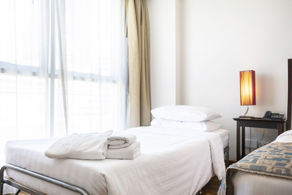 Maple Haus Sukhumvit 33 By Favstay Deluxe Triple Room 4