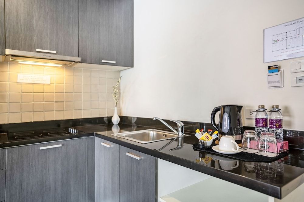 Maple Haus Sukhumvit 33 By Favstay Deluxe Room 10