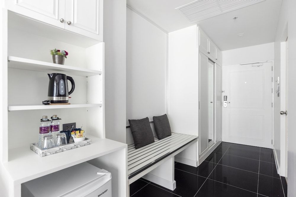 Maple Haus Sukhumvit 33 By Favstay Premier Room 10
