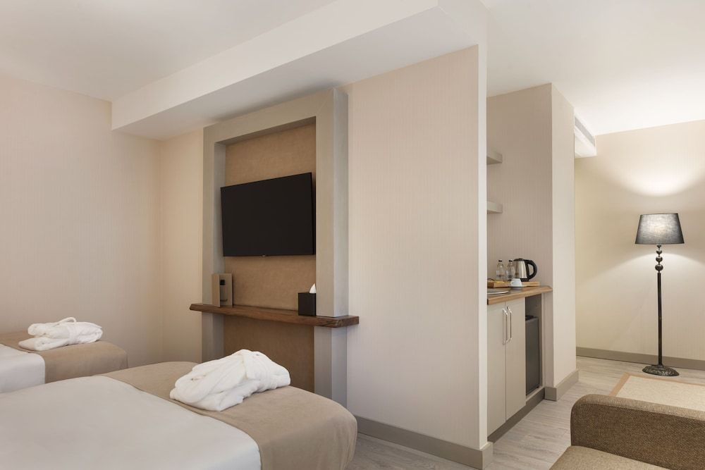 Buem Hotel Koşuyolu Deluxe Room, Multiple Beds 3