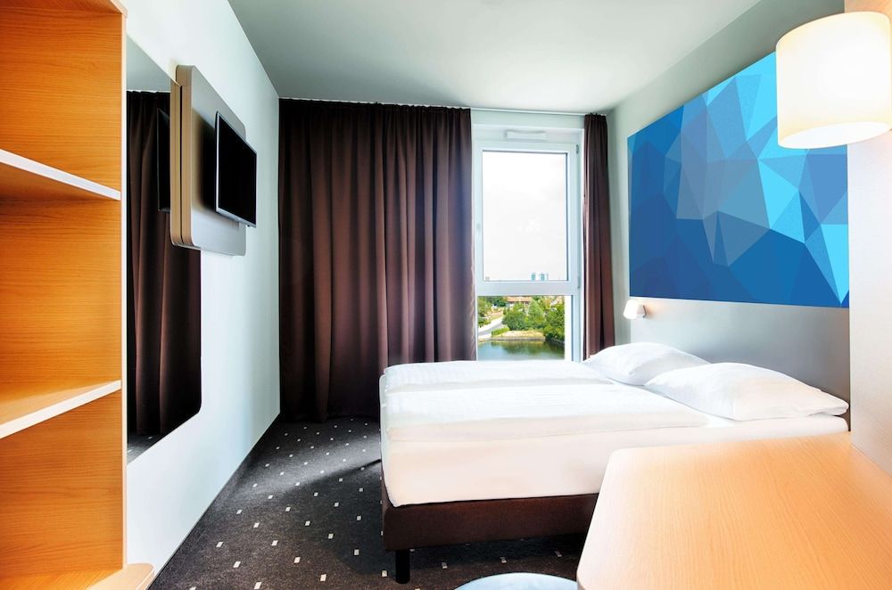 undefined B&B Hotel Frankfurt-Hbf 4