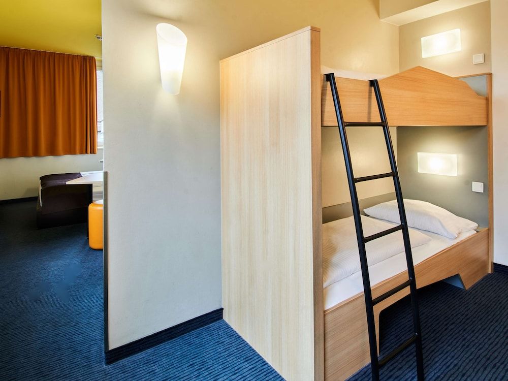 undefined B&B Hotel Frankfurt-Hbf 2