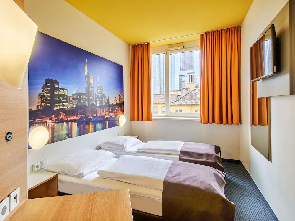 undefined B&B Hotel Frankfurt-Hbf 3