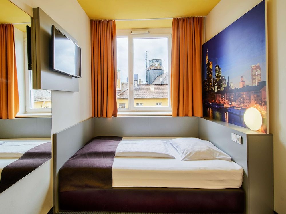 undefined B&B Hotel Frankfurt-Hbf 5