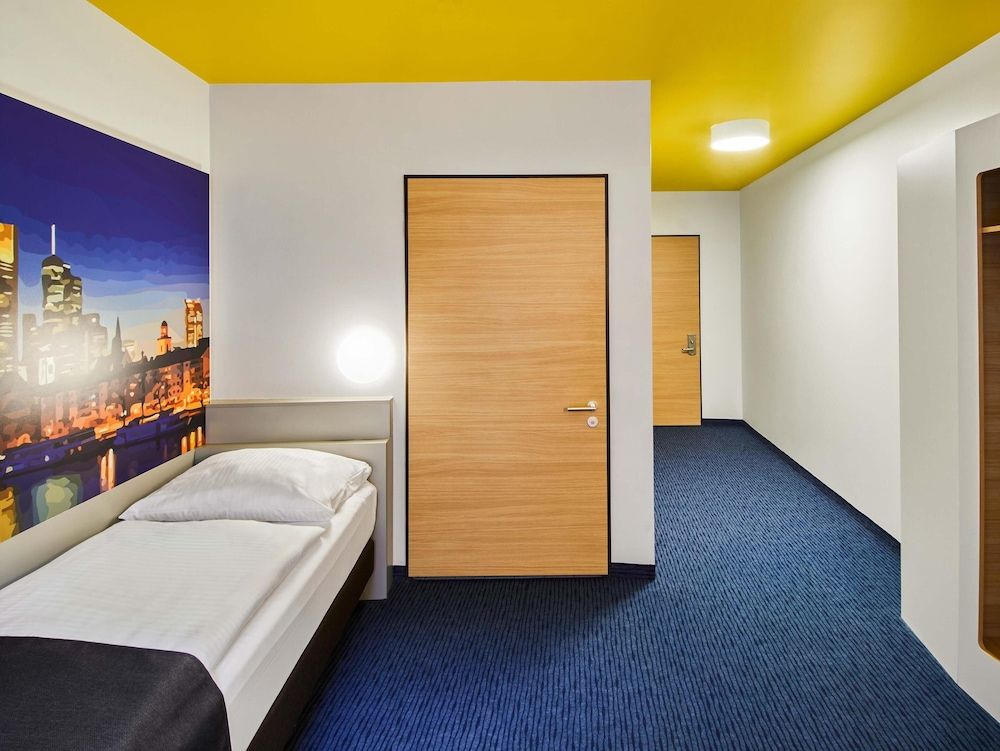 undefined B&B Hotel Frankfurt-Hbf 7