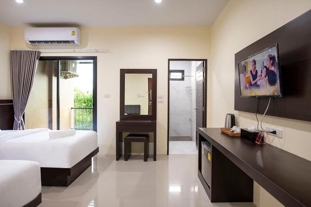 Thip Thip Hotel Superior Double Room 5