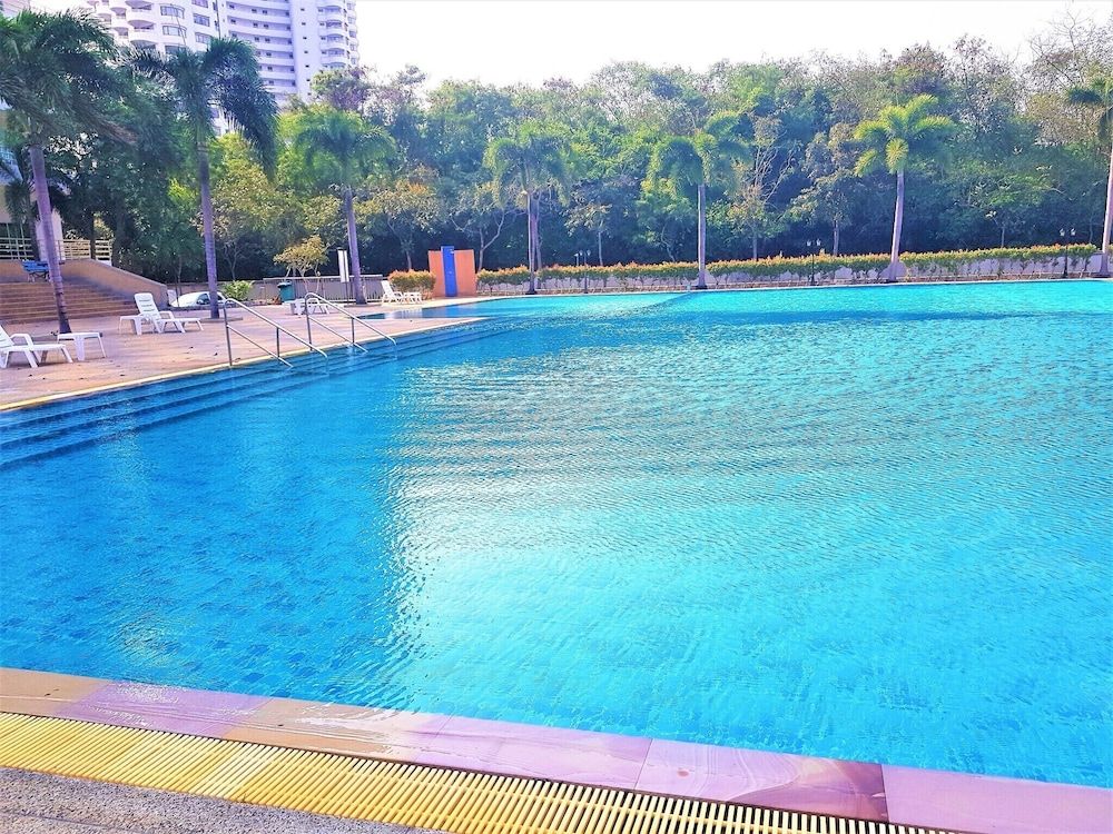 undefined 30th Floor Beach Condo With Stunning sea Views 5