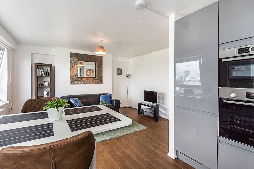 Magnificent and centrally located flat One Bedroom Apartment 11