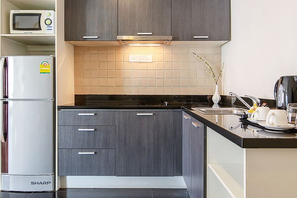 Clover Haus Sukhumvit 33 By Favstay Deluxe Room 5