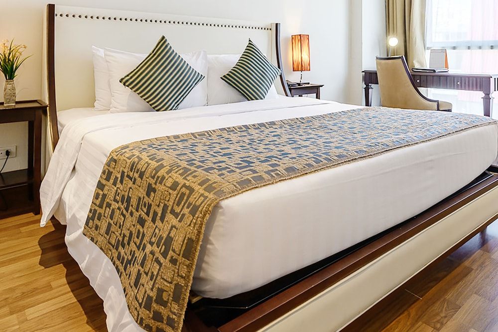 Clover Haus Sukhumvit 33 By Favstay Deluxe Room 2