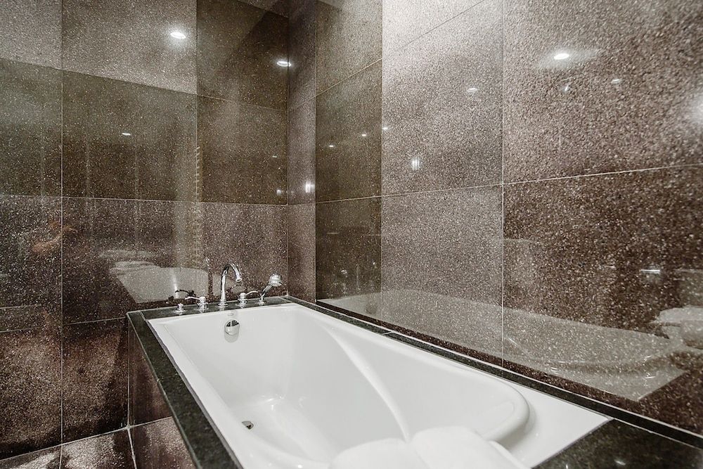 Clover Haus Sukhumvit 33 By Favstay Deluxe Room 12