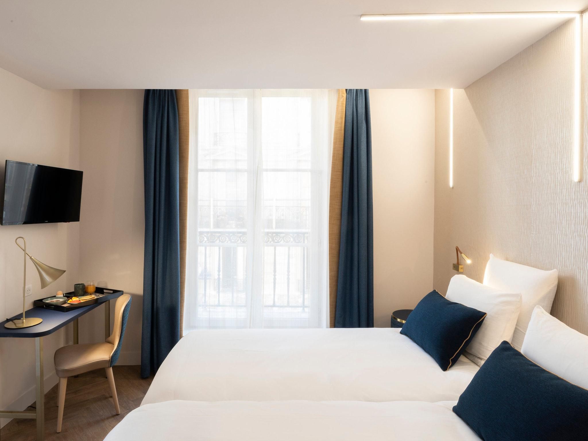 Superior room with two beds