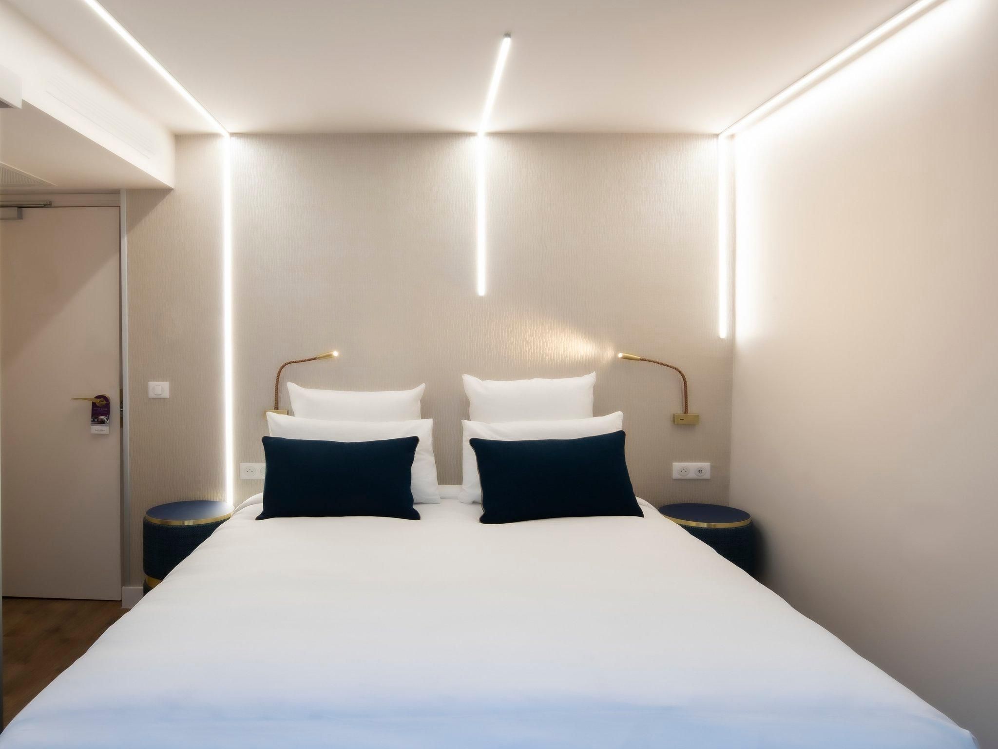 Mercure Paris Opera Lafayette Classic room with double bed