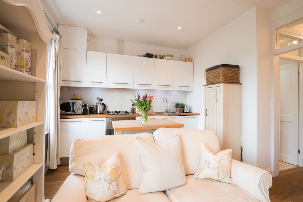 Charming Chelsea Home by the River Thames Apartment (1 Bedroom) 12