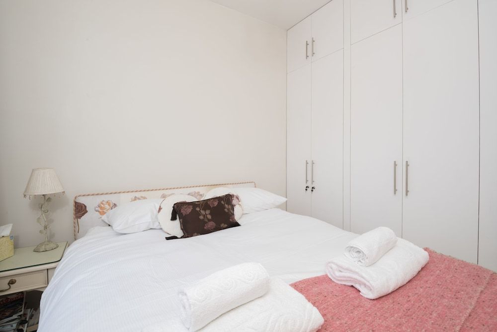 Charming Chelsea Home by the River Thames Apartment (1 Bedroom) 3