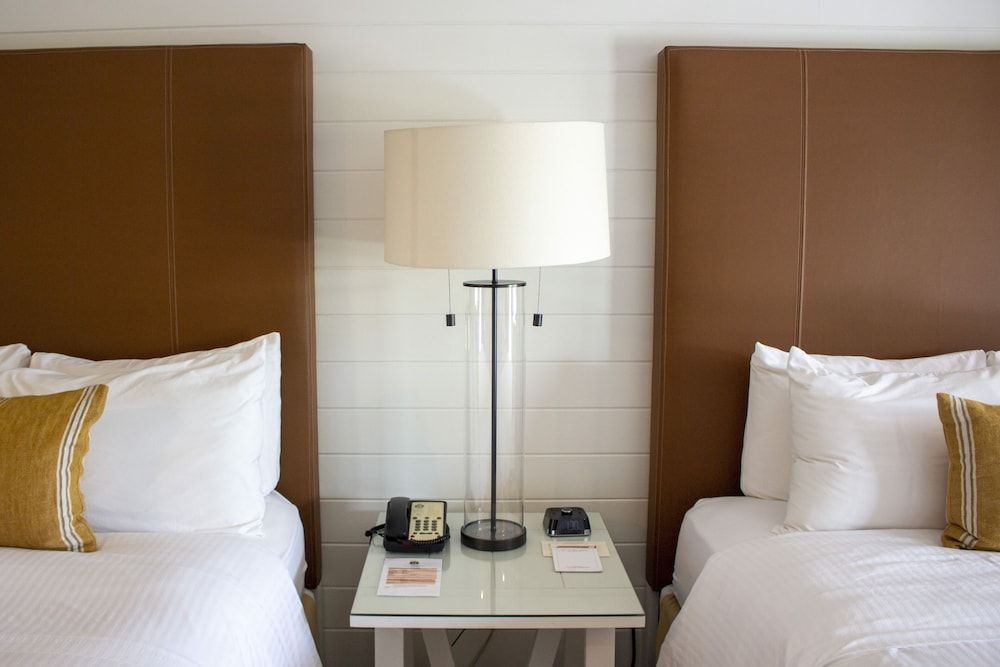 Inn On The Lakes Standard Room, 2 Queen Beds, Non Lakeview, Non Smoking 2