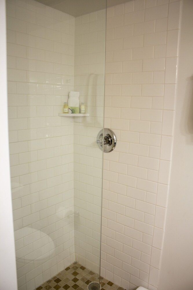 Inn On The Lakes Deluxe Room, 2 Queen Beds, Lakeview, Non Smoking 9