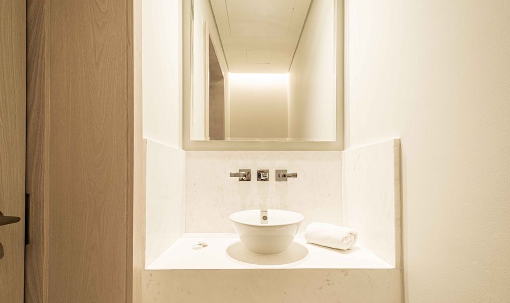 LUX Iconic Views at The Palm Tower 6