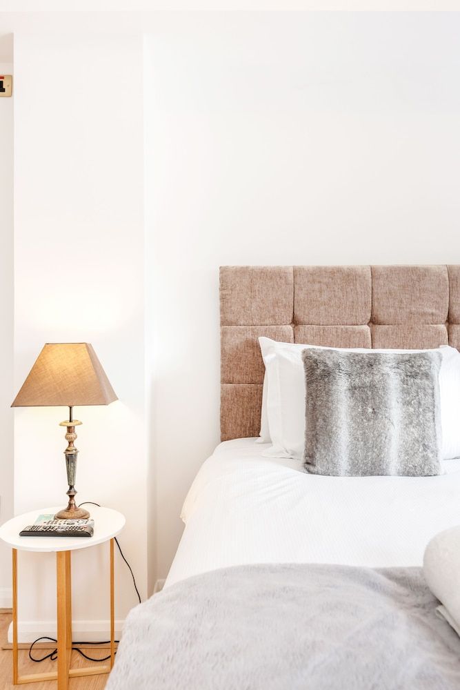 Kings Road Apartments Apartment, 2 Bedrooms 3