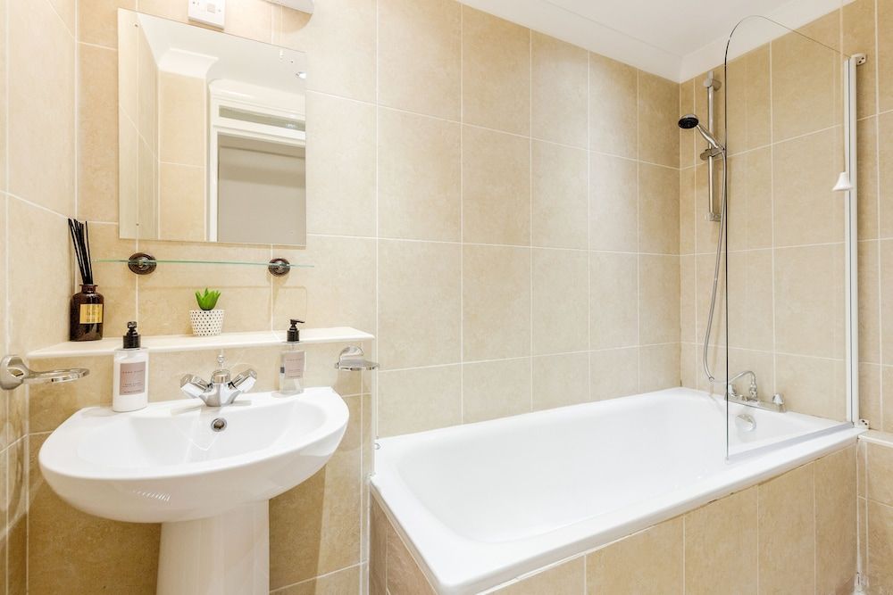 Kings Road Apartments Studio 10