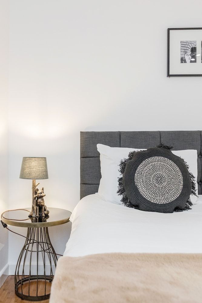 undefined Kings Road Apartments 2