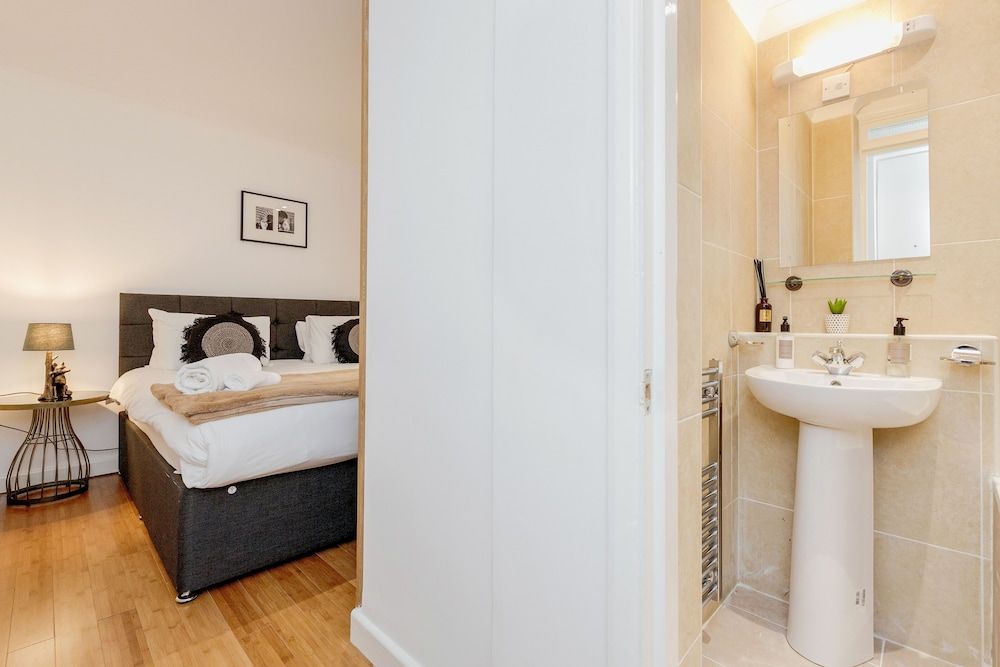 Kings Road Apartments Studio 7