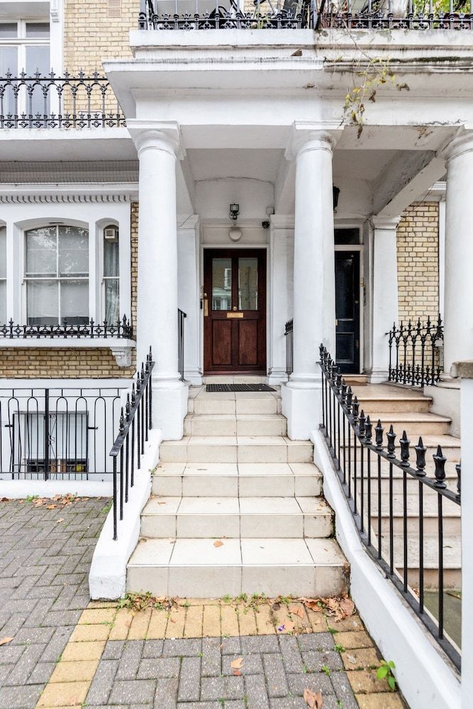 undefined Kings Road Apartments 4