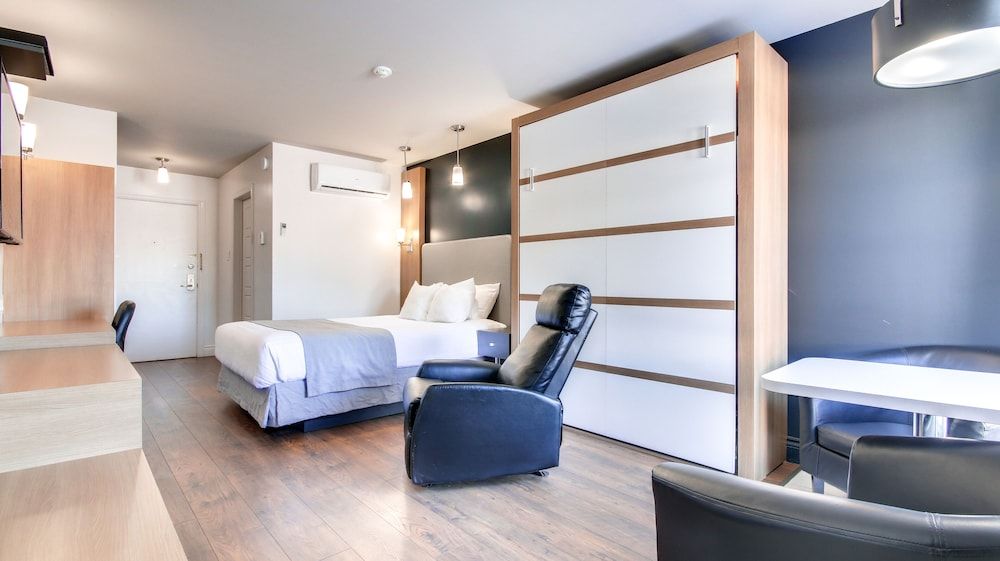 Hotel Marineau Shawinigan Deluxe Room, Ground Floor