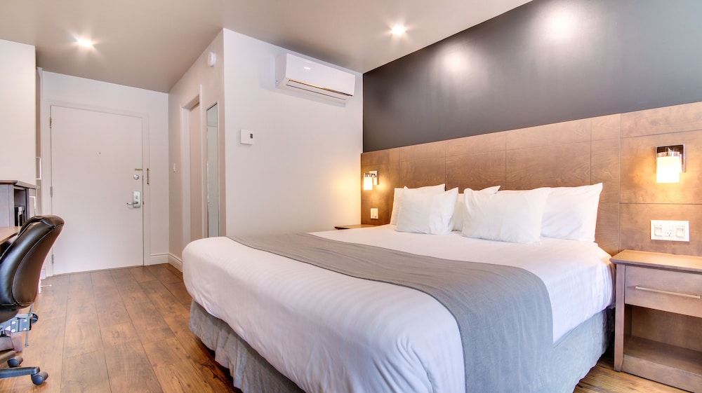 Hotel Marineau Shawinigan Classic Room, 1 King Bed (1st floor, no elevator) 3