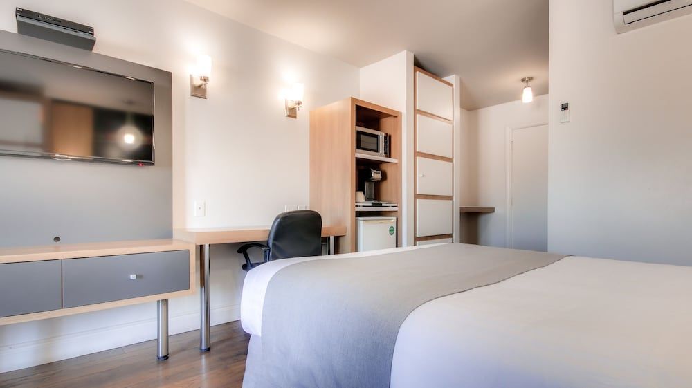 Hotel Marineau Shawinigan Deluxe Room, Ground Floor 7