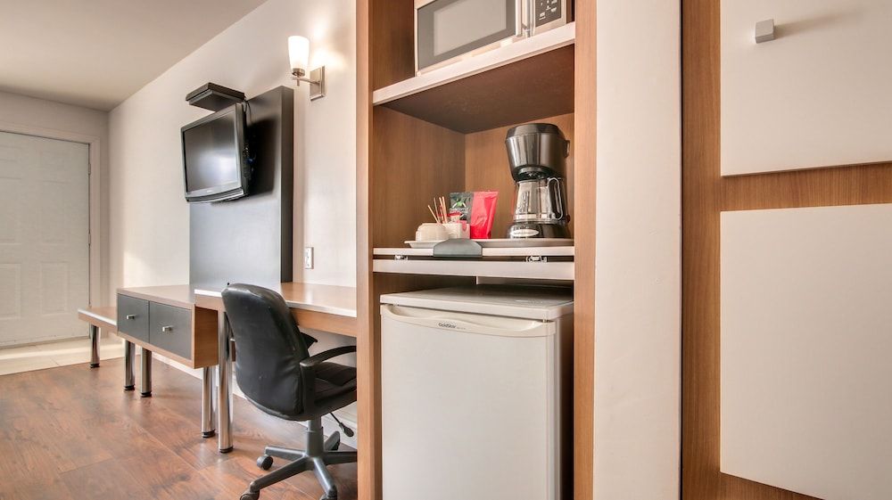 Hotel Marineau Shawinigan Deluxe Room, 2 Queen Beds, Ground Floor 12